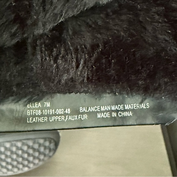Bare Traps ELLEA Winter Black Suede Booties Faux Fur Lined Size 7M - Picture 8 of 8